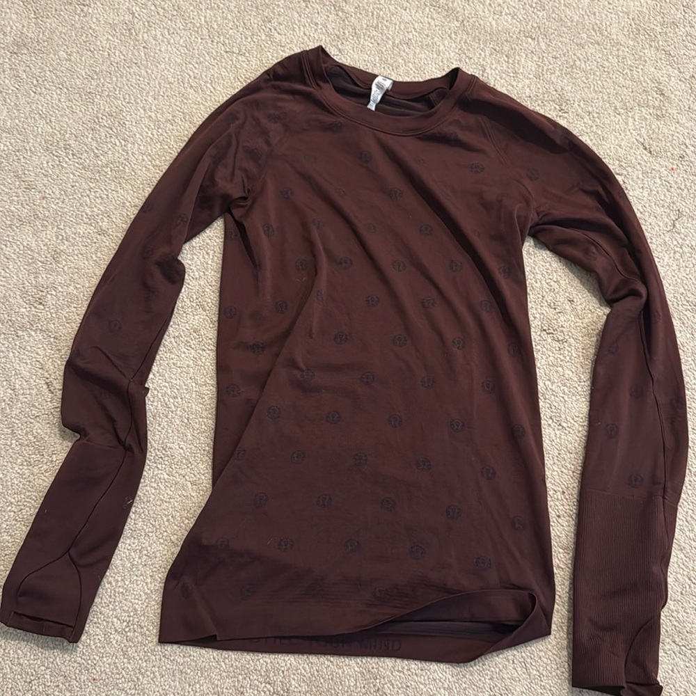 Lululemon maroon long sleeve shirt